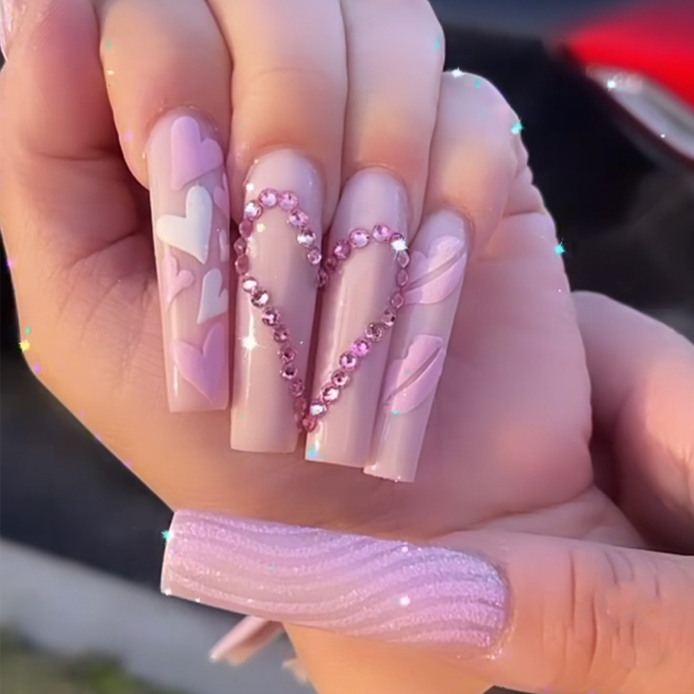 Orta uzunlukta yapay tırnaklar - Nail Art Wedding incelemesi ve fiyatı
